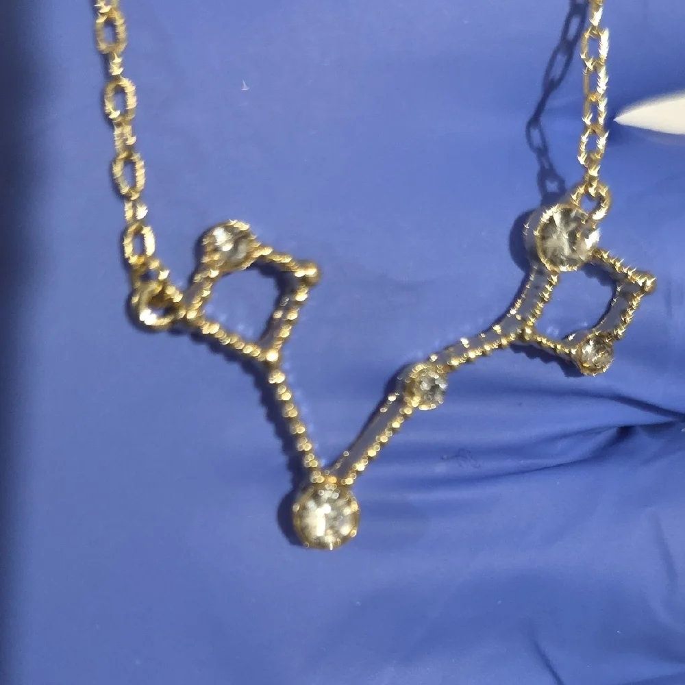N/A elegant gold